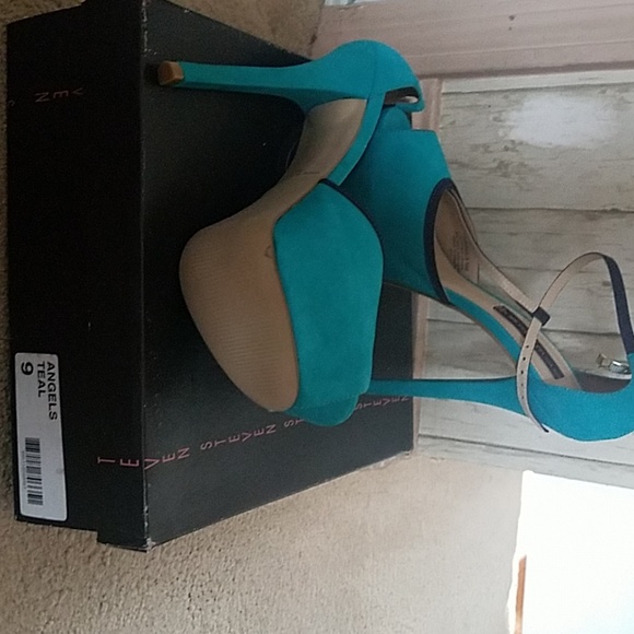 Angels - Picture 2 of 2